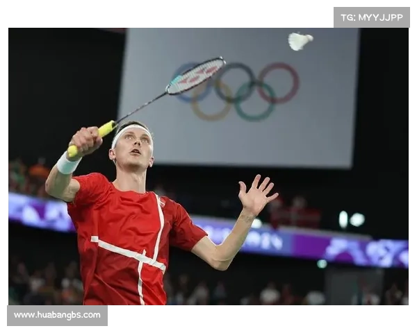 安赛龙在2024中国公开赛决赛中凭反手斜线扣杀夺冠展现顶级羽球水平